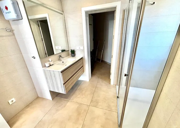 Sakura Luxury Poniente *